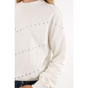 Buzo cerrado con taches decorativos crudo para mujer