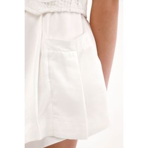Falda short con bolsillos crudo para niña