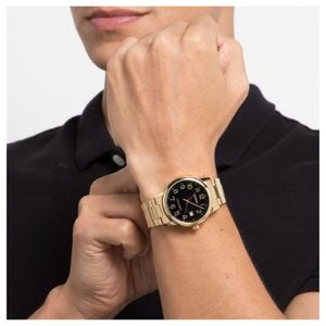 Casio Referencia MTP-V002G-1B Diseño Elegante