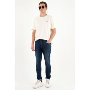 Camiseta unisex con mini bordado de banana crudo