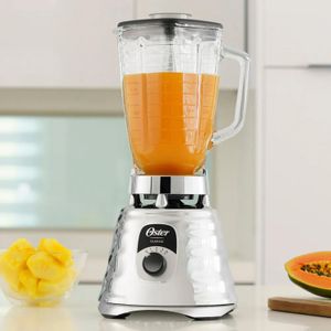 Licuadora Clásica OSTER Cromada Vaso de Vidrio 3 Velocidades 1.25 Litros BLST4655