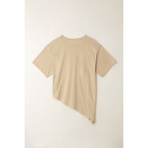 Camiseta con ruedo asimétrico café para mujer