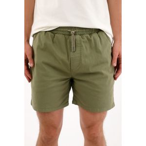 Bermuda en dril con pretina elástica verde para hombre