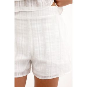 Short de tela con textura y pretina elástica crudo para mujer