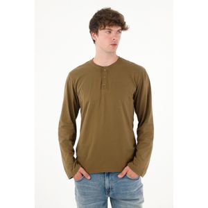 Camiseta manga larga con botones café para hombre
