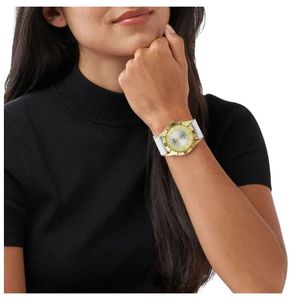 Reloj Q&Q QC17J101Y Diseño Casual