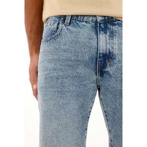 Bermuda en denim con rotos azul para hombre