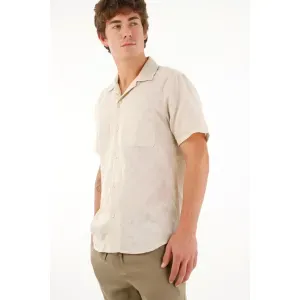 Camisa tipo bowling café para hombre