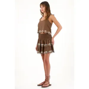 Falda corta con boleros café para mujer