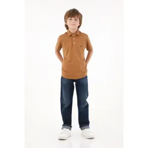 Jean Moda en tono oscuro azul para niño