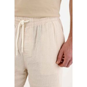 Bermuda tipo chino con textura crudo para hombre