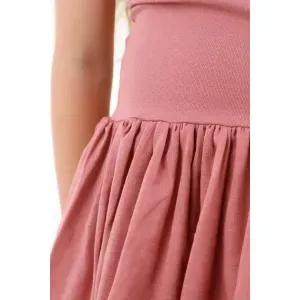 Vestido con falda abombachada rosado para niña