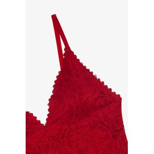 Body enterizo confeccionado en encaje