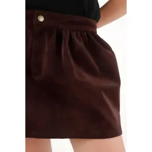 Falda corta vinotinto para mujer