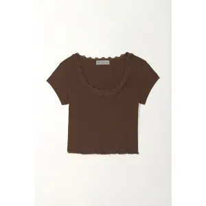 Camiseta con encaje café para mujer