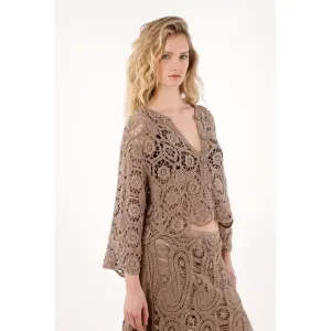 Camisa manga larga tejida café para mujer