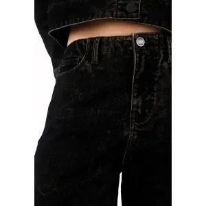 Bermuda en velvet negro para mujer