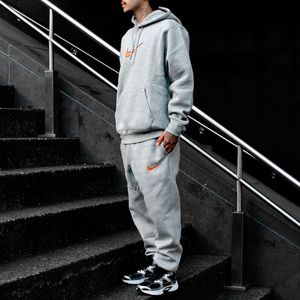 Sudadera Nike Sportwear Club Fleece Hombre Color Gris Naranjado