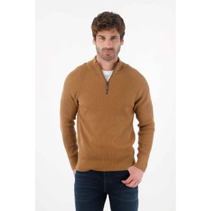 Buzo de cuello alto café para hombre