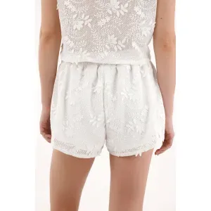 Short corto con bordado crudo para mujer