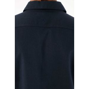 Camisa clásica en lino azul para hombre