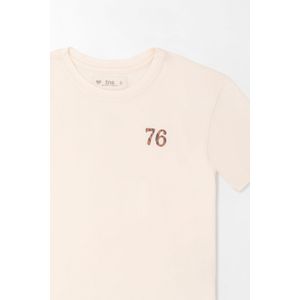 Camiseta para niña en algodón crudo fit recto con gráfico