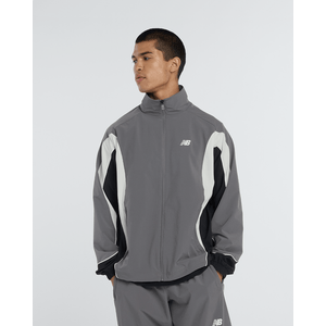 CHAQUETA NEW BALANCE IN GAME WOVEN