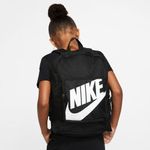 MORRAL-NIKE-CLASSIC