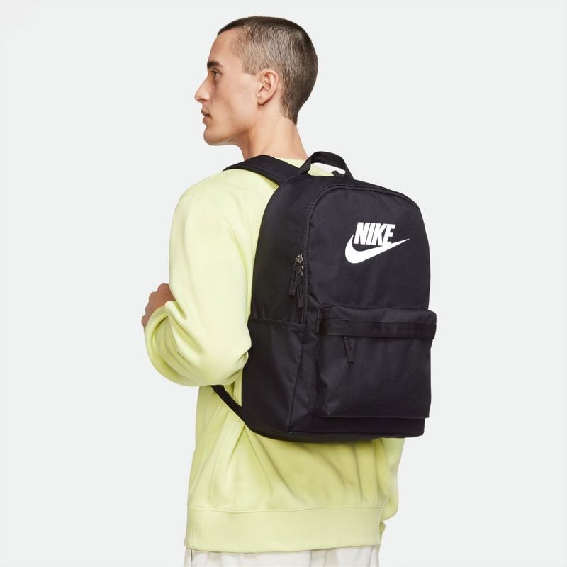 MORRAL-NIKE-HERITAGE
