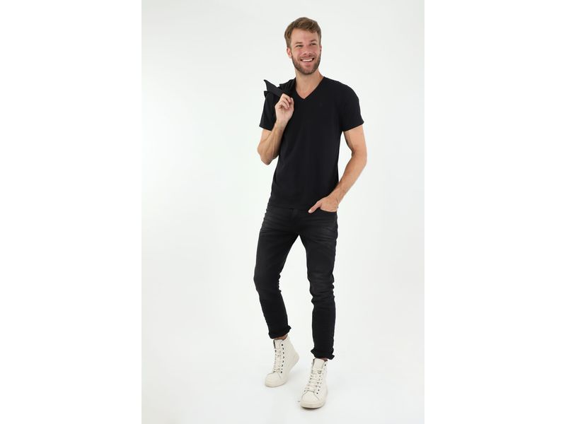 Camiseta cuello V negra para hombre Agaval