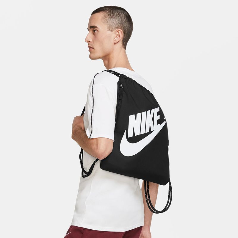 MORRAL-NIKE-HOMBRE-HERITAGE--FRANCHISE--DC4245-010