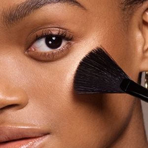 Iluminador Facefinity Max Factor Golden Hour  02 X 8G