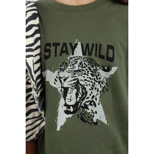 Camiseta verde estampada con brillos para niña